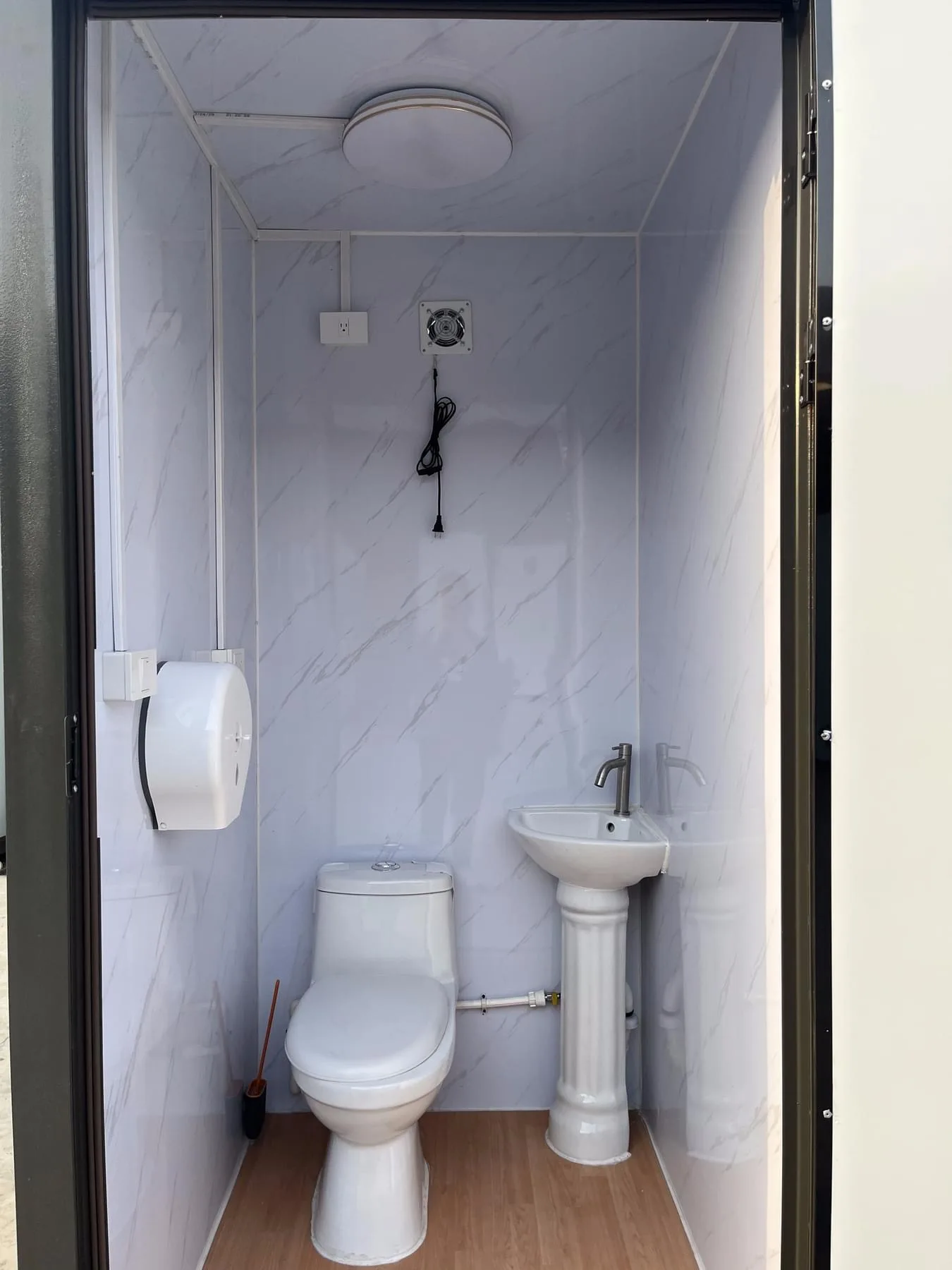 Good Sale Mobile Container Public Toilet Portable Shower Room House Luxury Restroom Mobile Toilets