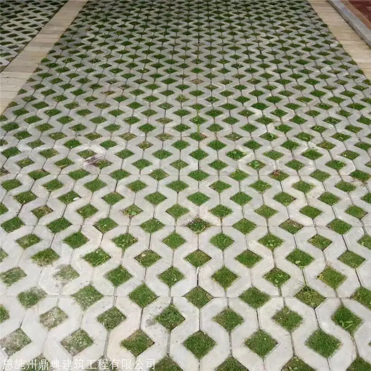 Outdoor Patio Pavers Plastic Molds for Lawn tiles Providing a Sturdy Solid Stepping Surface in Muddy Areas