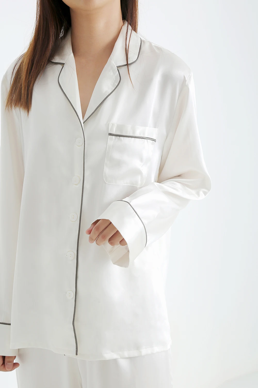 Luxury Silk and Satin 2-Piece Pajama Set Designer Long Sleeve Pant and Dress for Women for Christmas Sleepwear