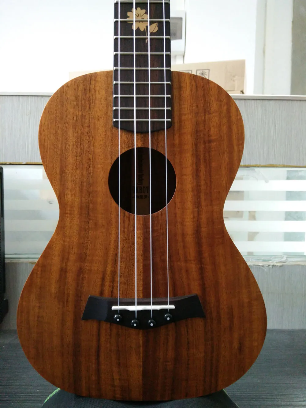 Matte Surface Acacia Wood Veneer Ukulele Simple Concert Universal Handmade 26 Inch Ukulele