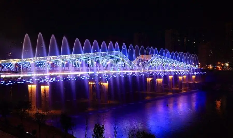 
Chinese Latest Design Decorative Digital Dancing Swing LED Jet Water Fountain On the Bridge 