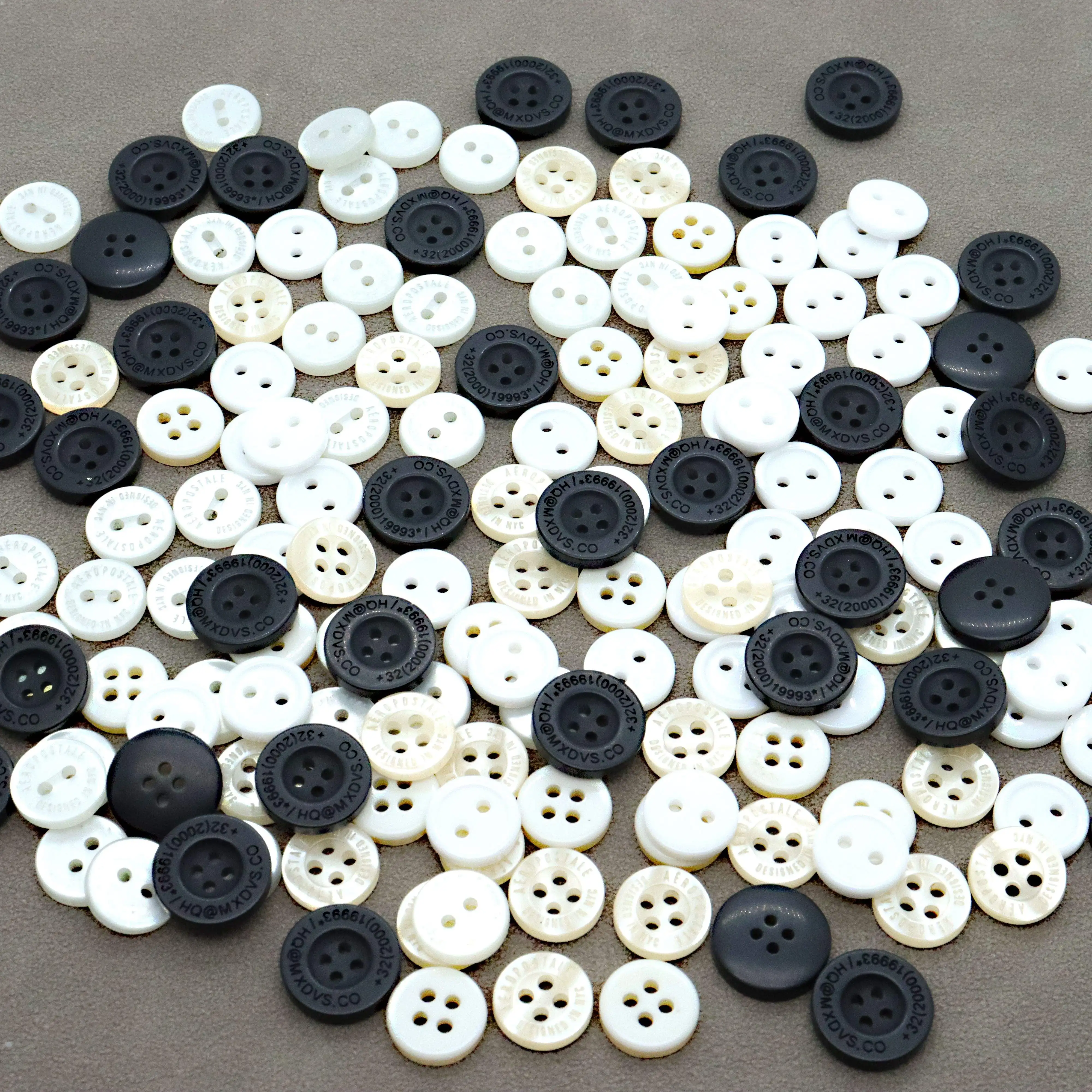 Younus Shirt Button Round 4 Hole LOGO Custom Wholesale Price Customized Cheap Buttons