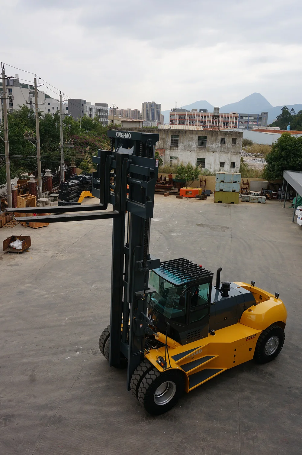 Xinghao 10-50 ton propane Container Montacargas large fork lift 40 ton diesel forklift truck Fork Lift Truck Diesel Forklifts