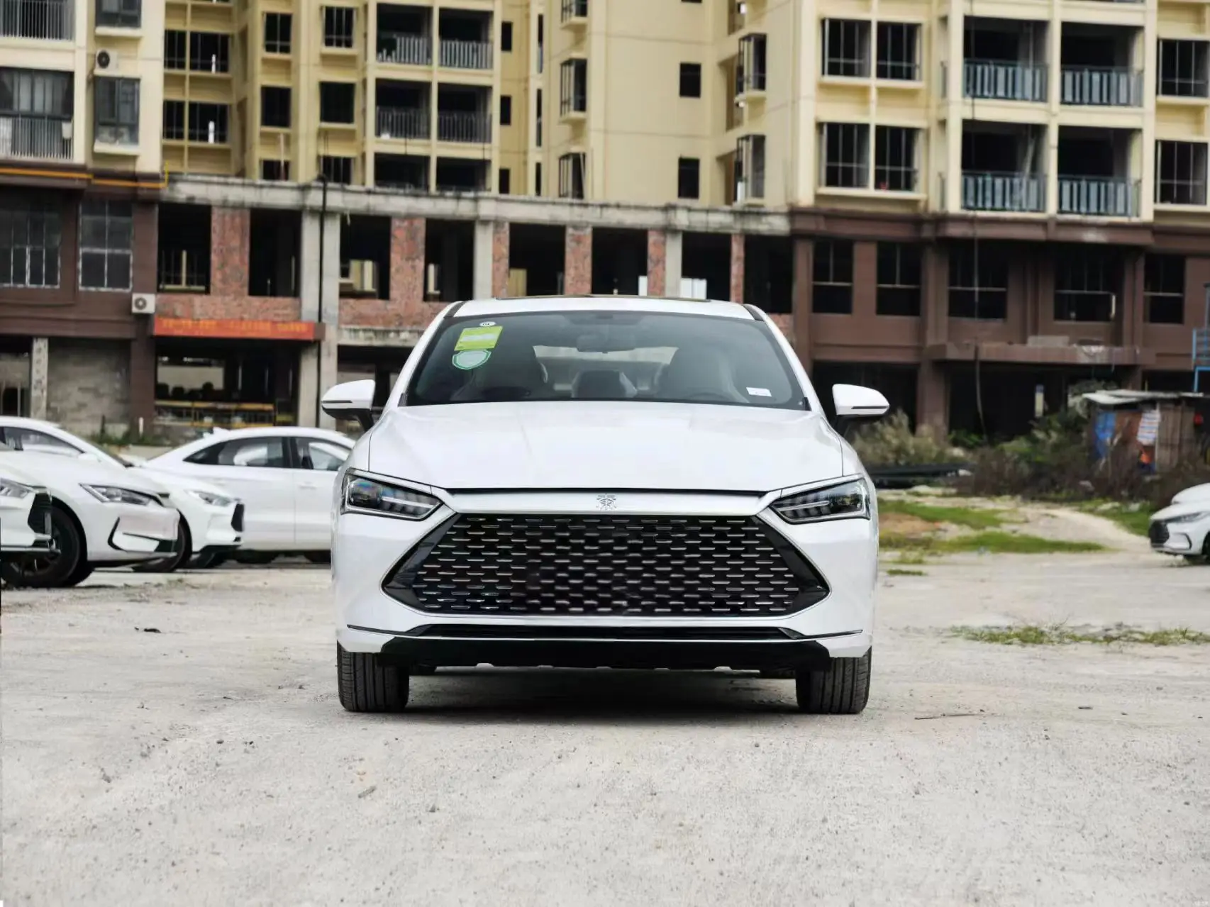2024 Новый гибридный автомобиль BYD Qin PLUS DM-i