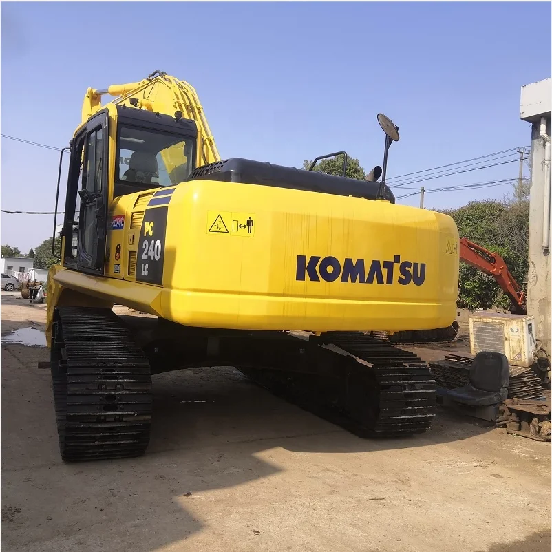 Japan used PC240 Komatsu 24 tons crawler excavator Komatsu pc 200 220 240 300 excavator for sale earthMoving