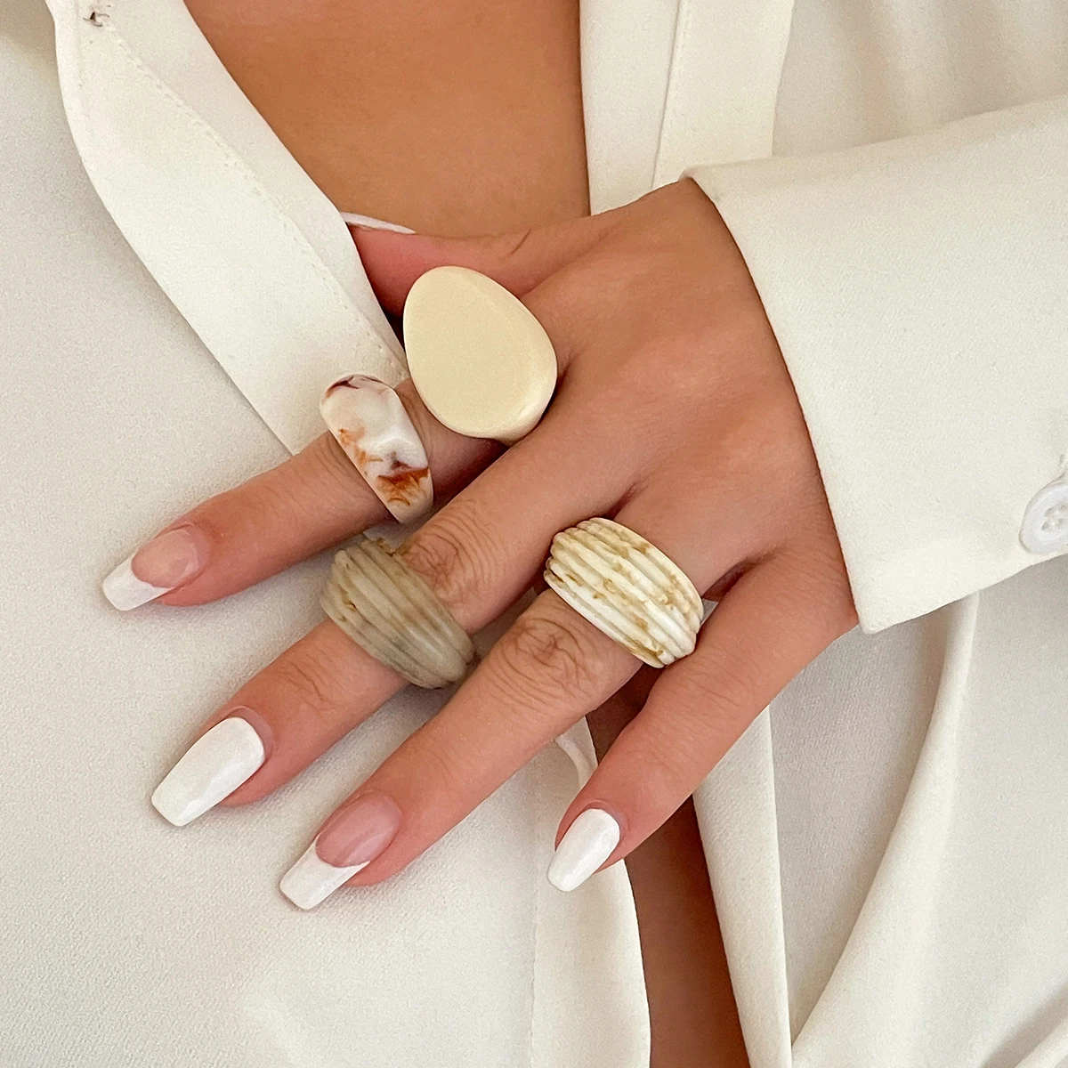 Trendy Large Acrylic Geometric Ring for Women Multi Colors Fingers Ring on Hand Simple Design Jewelry Accessories Female Gifts