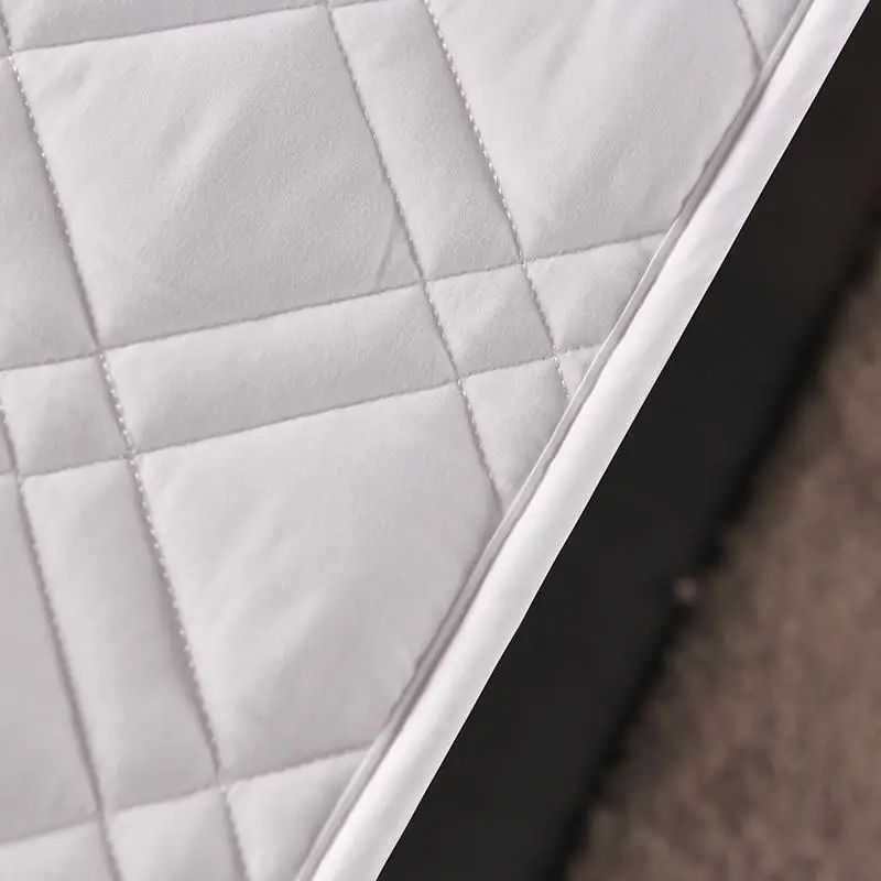 Anti-Pull Folding Mat Skin-care All-Season 100% Polyester Knitted Plain Dyed Quilted Waterproof Mattress Cover