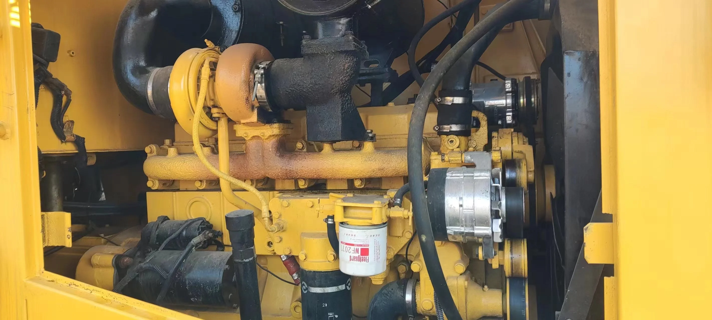 Used KOMATSU GD655 motor grader for canted surfaces strong power high quality