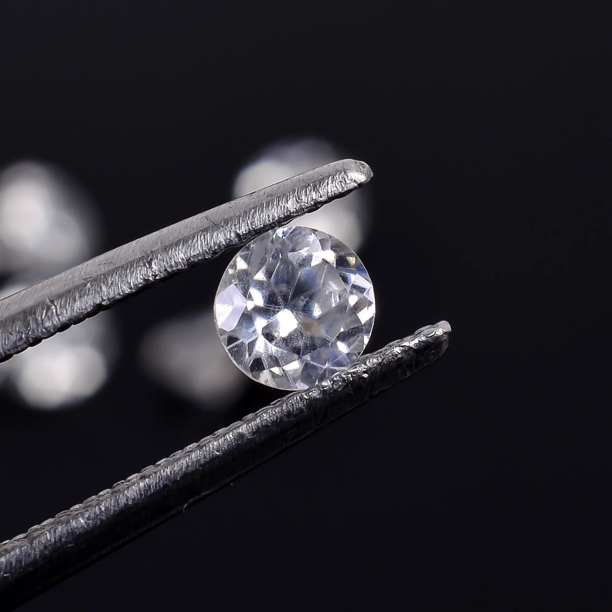 Natural Zircon Round Shape Brilliant Cut White Color Zircon Loose Gemstone For Jewelry Making Zircon Round Cut Loose Gems