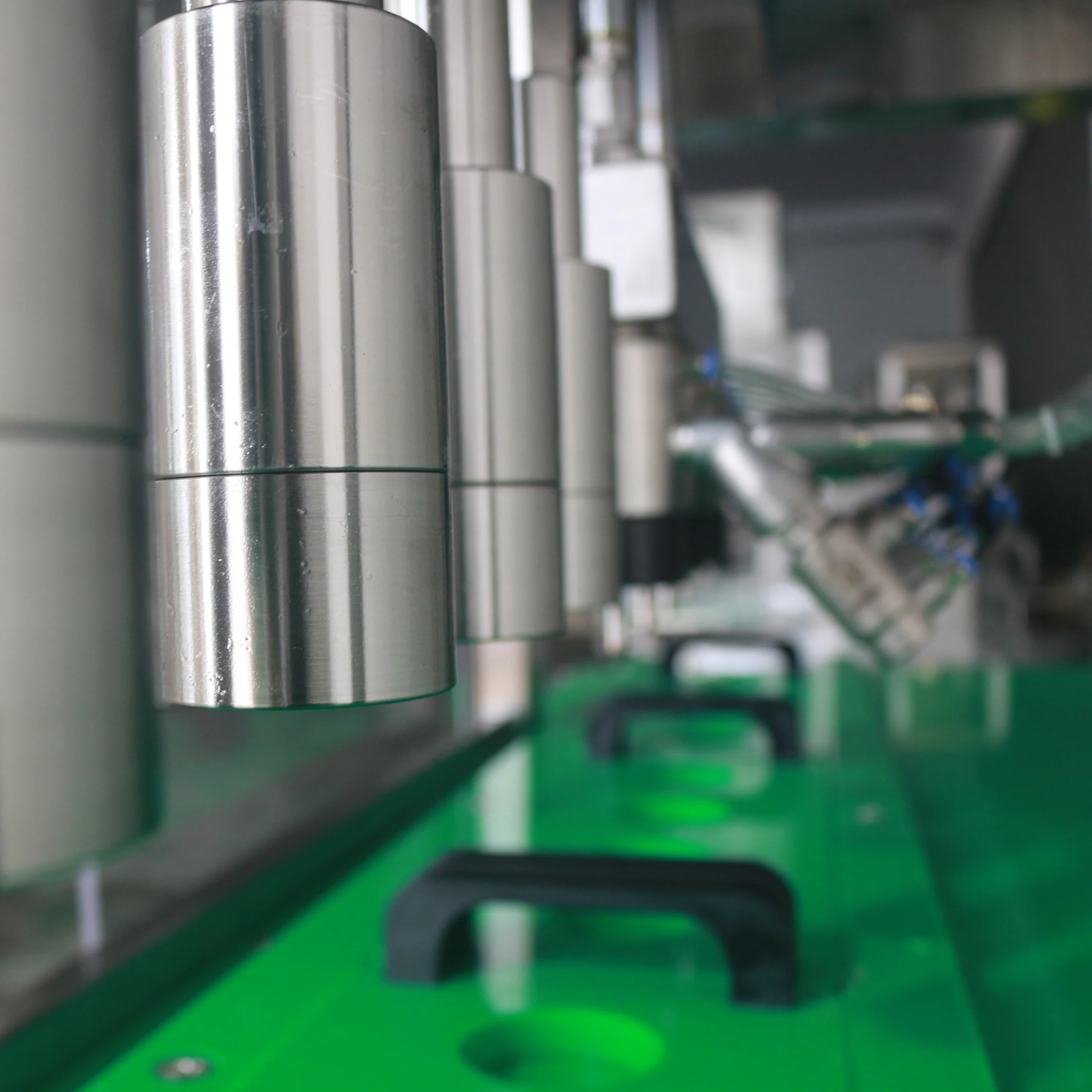 8 Heads Semi-automatic Beer bottle filling and capping machine