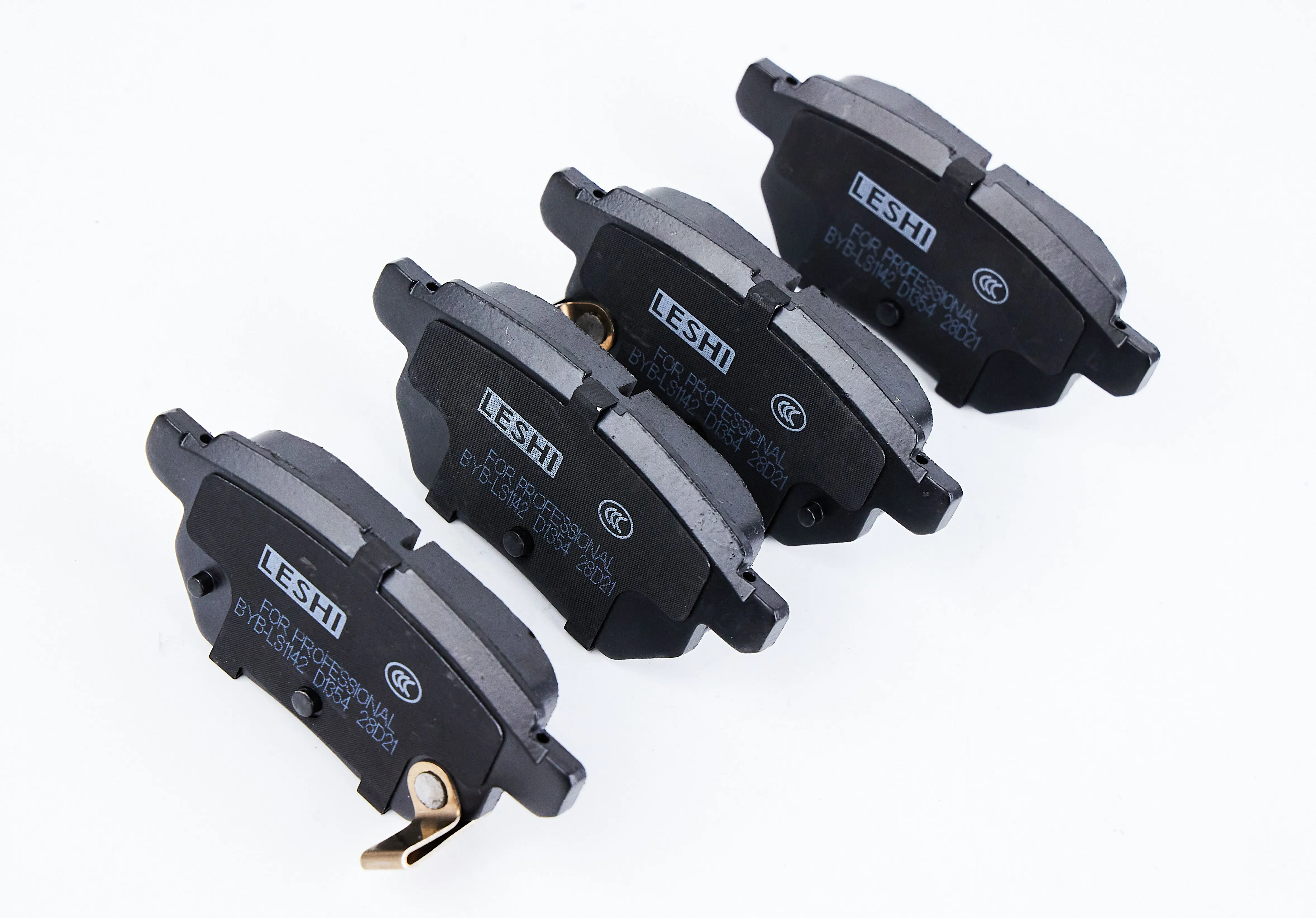 Low Noise Low Dust Metal Ceramic Auto Brake Systems Brake Pads For HAVAL JOLION Nissan Toyota Honda Audi Lexus Ford Mazda