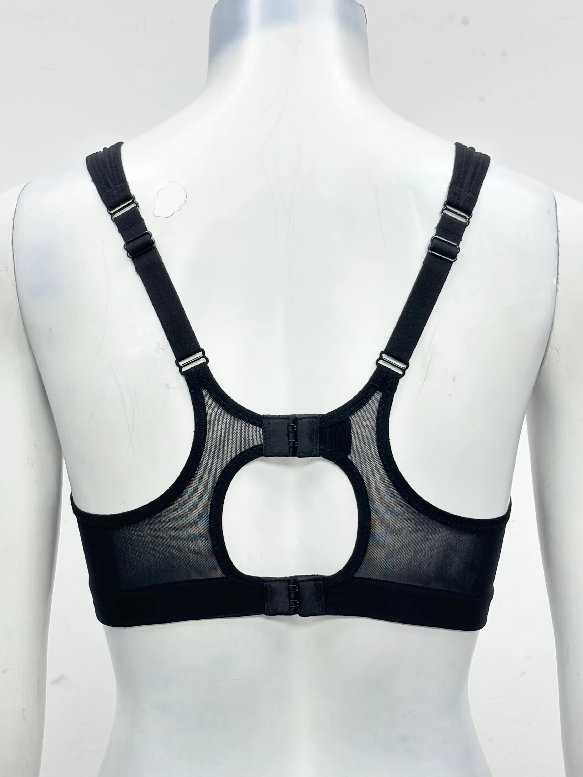 Custom New 2024 Medium Support Yoga Bra Criss-Cross Back Padded Strappy Sports Bras with Removable Cups