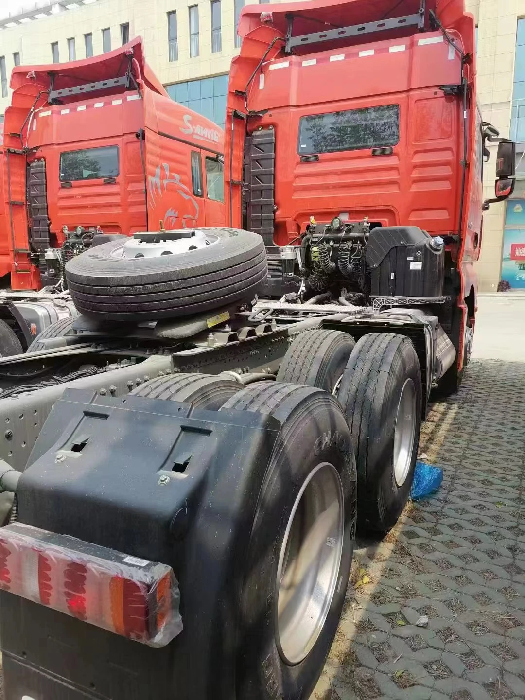 Used Sinotruk Haowo TH7 truck tractor hot sales