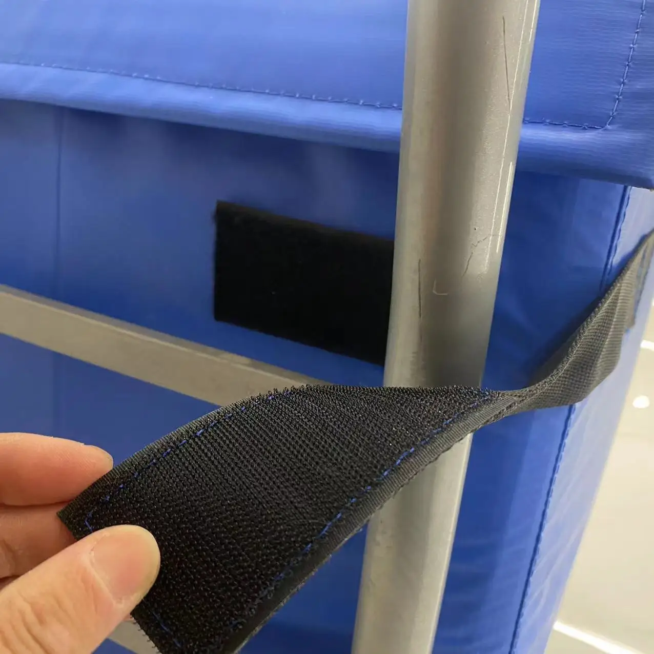 Waterproof Plastic Tarpaulin Folding Box for Cart with Lid Foldable Corrugated Design Easily Collapsible Dolly Enclosure Box