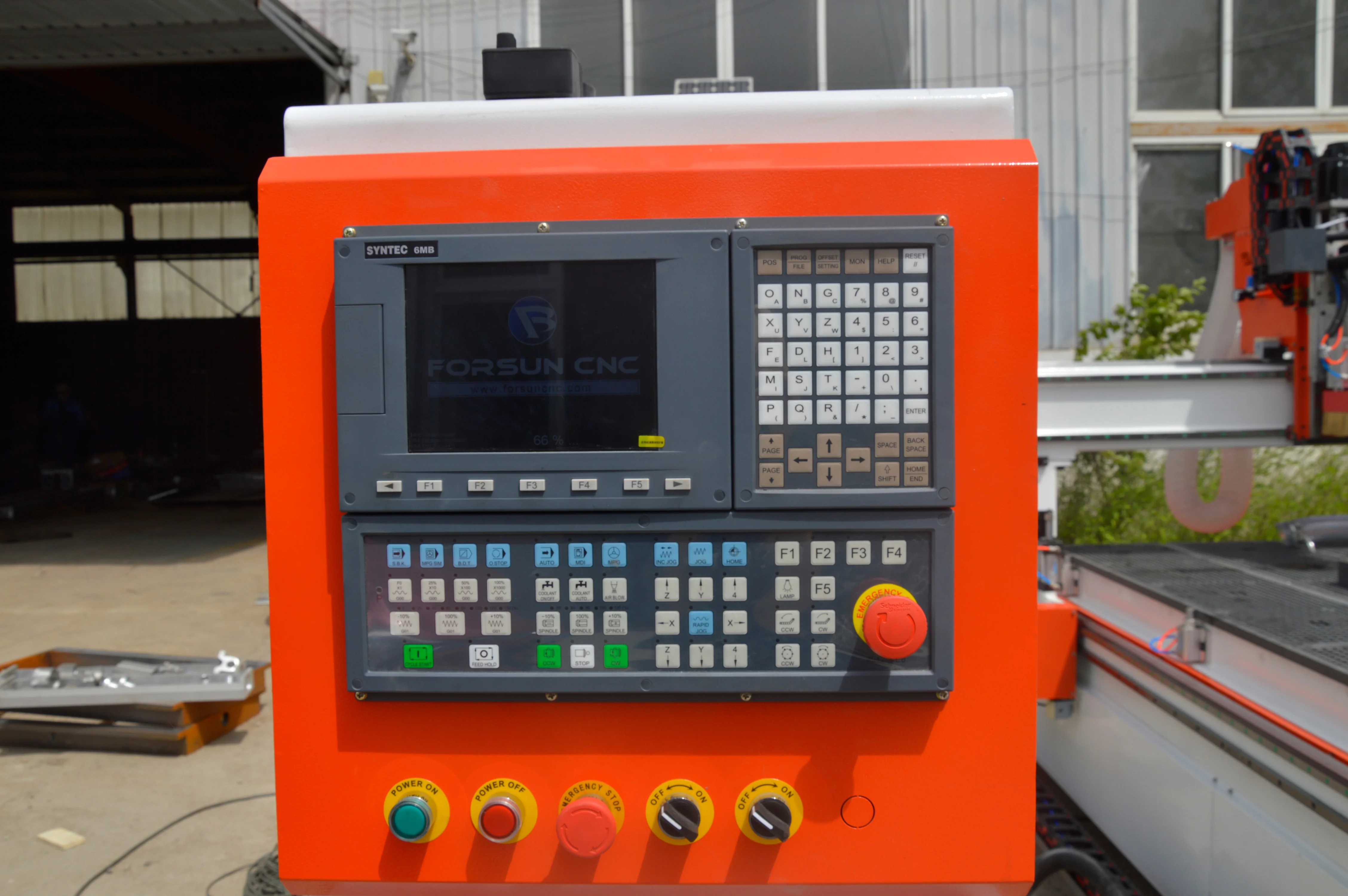 4-й осевой ATC фрезерный станок с ЧПУ 4-6 бит с вакуумным столом 4 зоны