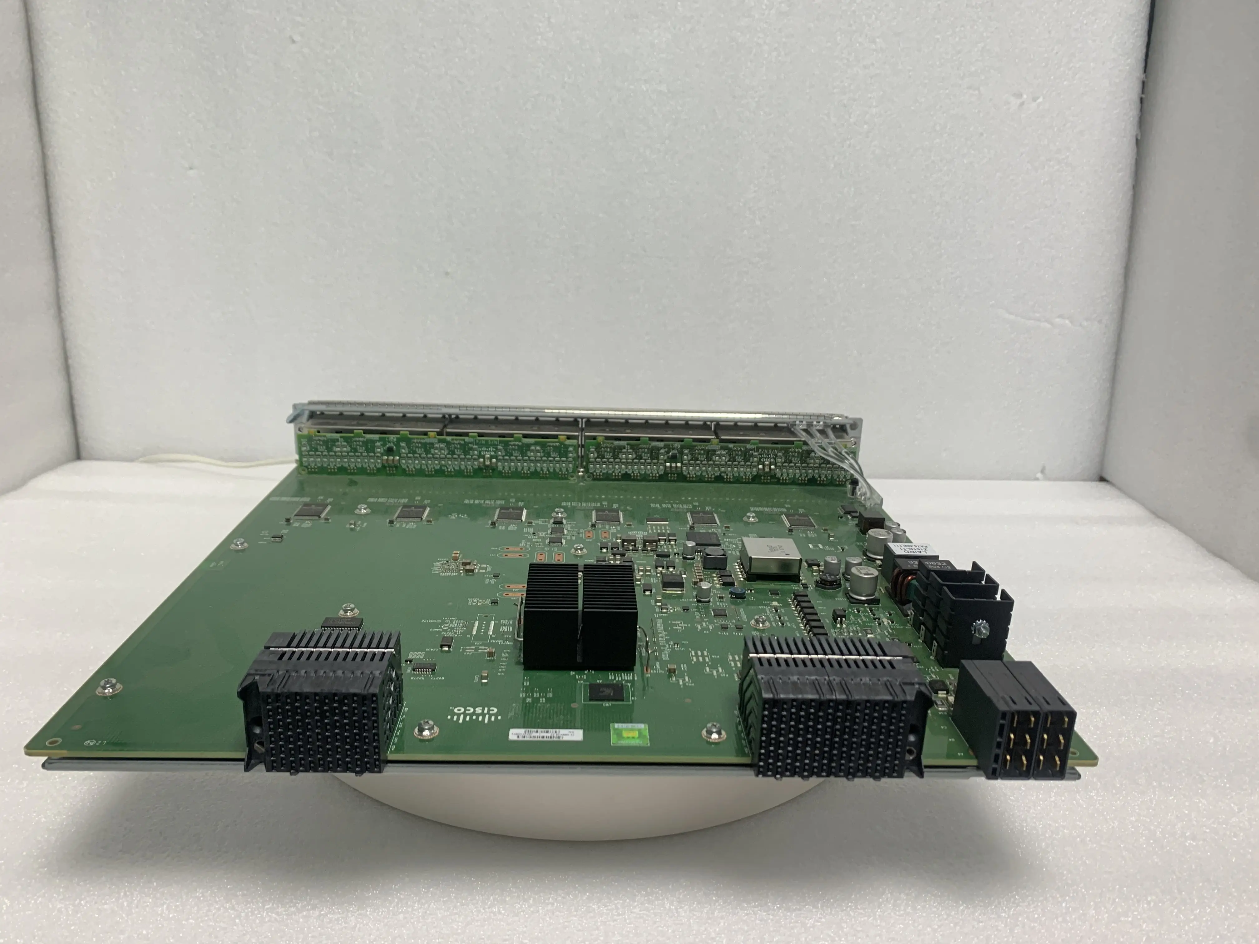 New Original Cisco C9400-LC-24S Card original 9400 Series 24-Port Gigabit Ethernet (SFP) switch module