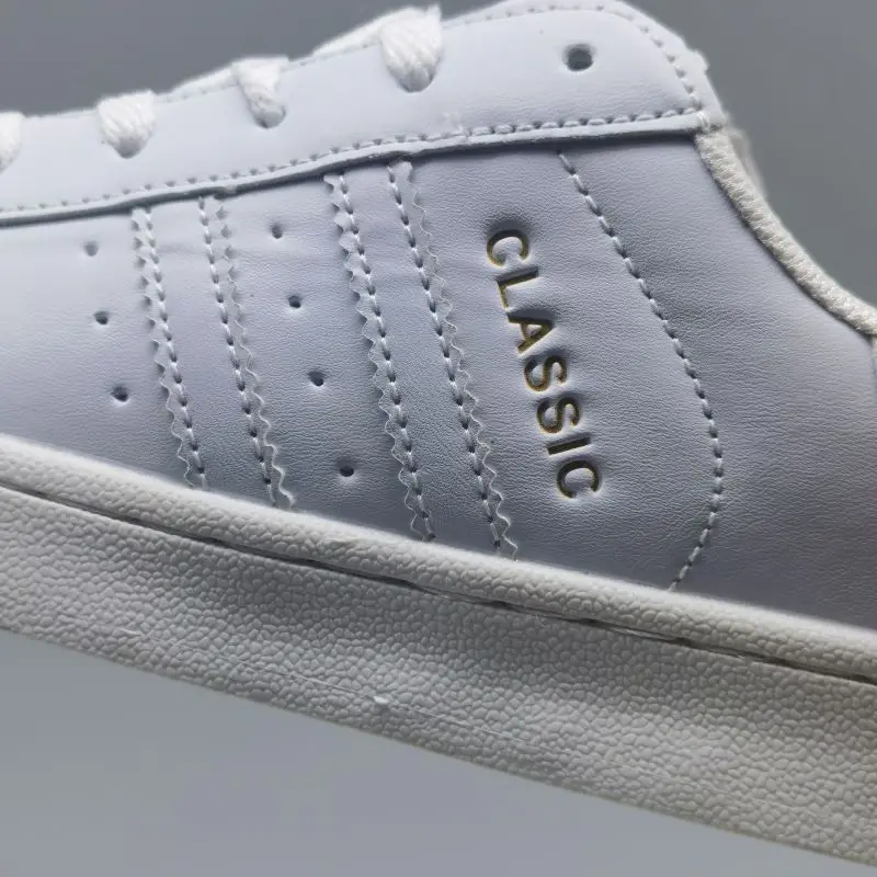 2023 OEM Footwear Classic Style Men and Women White Students Shoes Breathable Sports Casual Skateboard Shoes Custom LOGO and Box