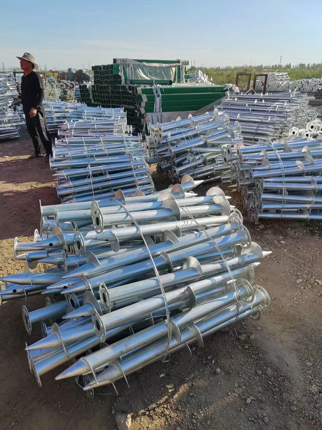 2024 Hot Sale Galvanized Helical Ground Screw Pile Pole Anchor Heavy Duty Expansion Anchor Bolt Price For Wedge Anchor Bolts