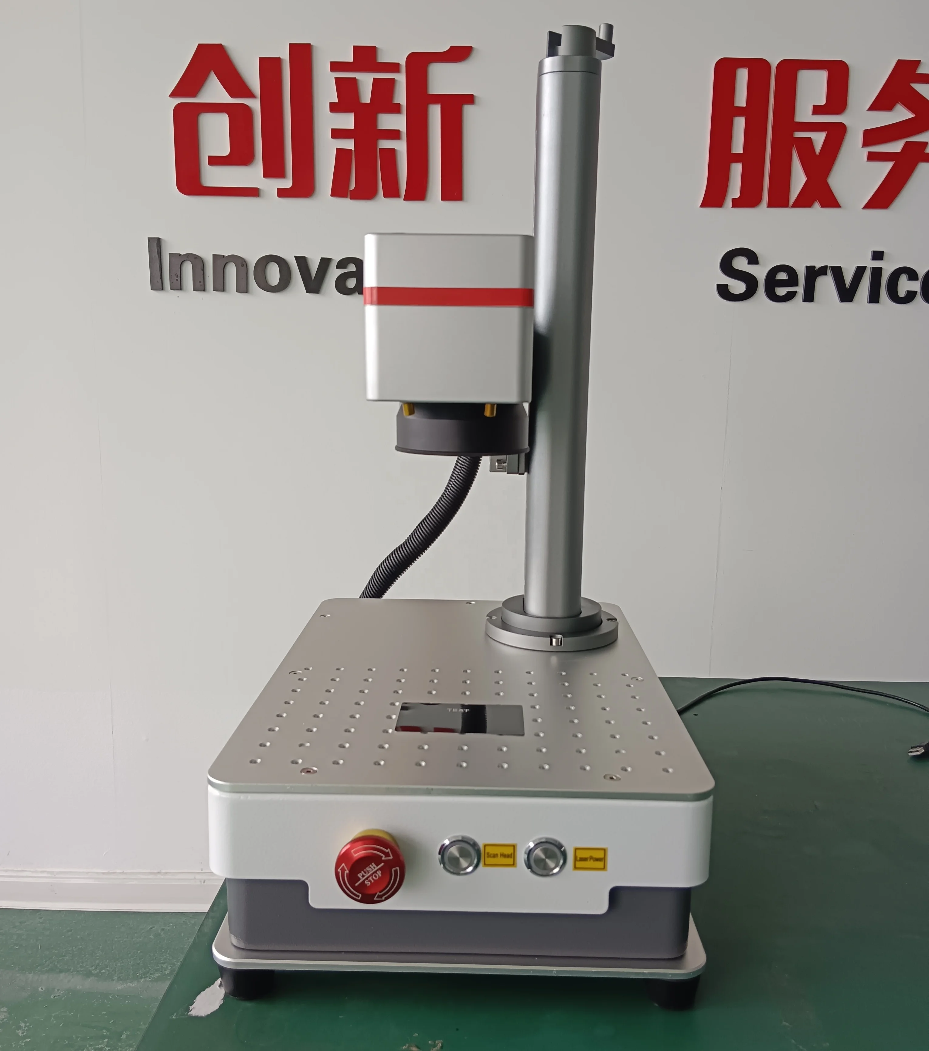 Compact MINI Sale Price 20w 30w RAYCUS Laser Engraving Machine Fibre laser marking machine Metal NameplatePlastic PVC pipe