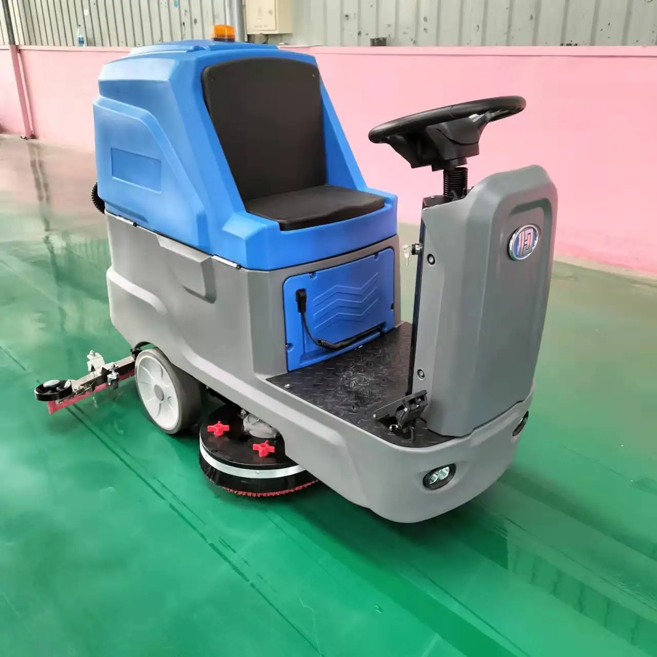 Sell high quality riding floor street cleaning sweeper automatic battery floor washer gym scrubber cleaning trolley