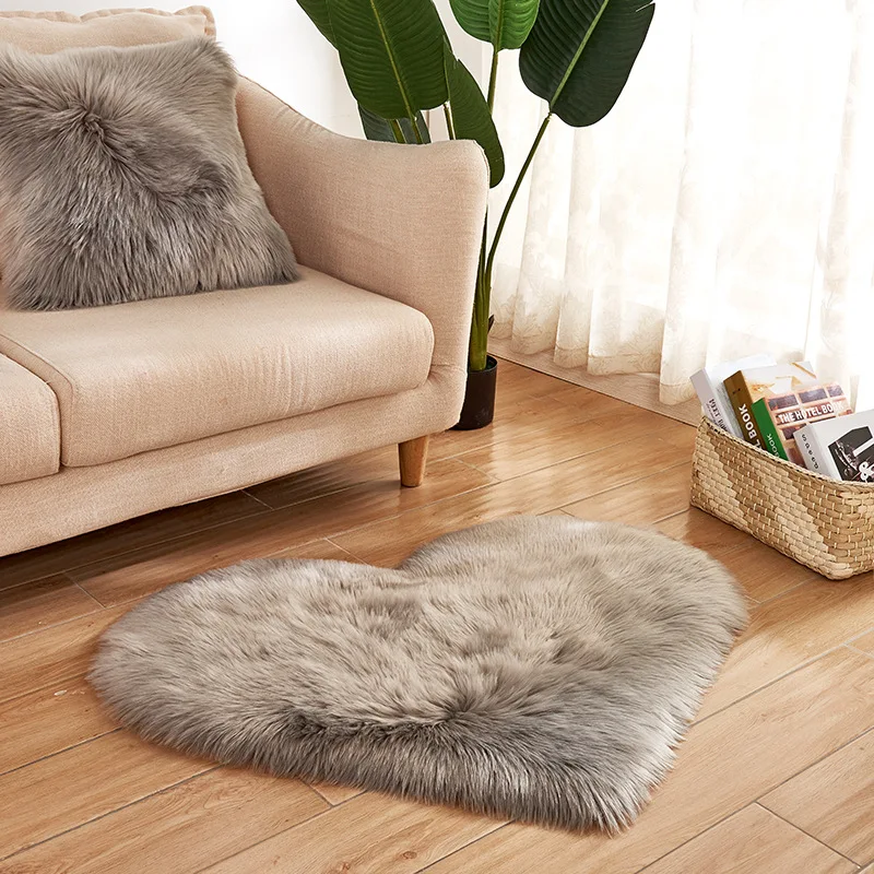 Wholesale different shapes colors fur rugs faux carpet heart shape carpet fake sheepskin rugs for bedroom