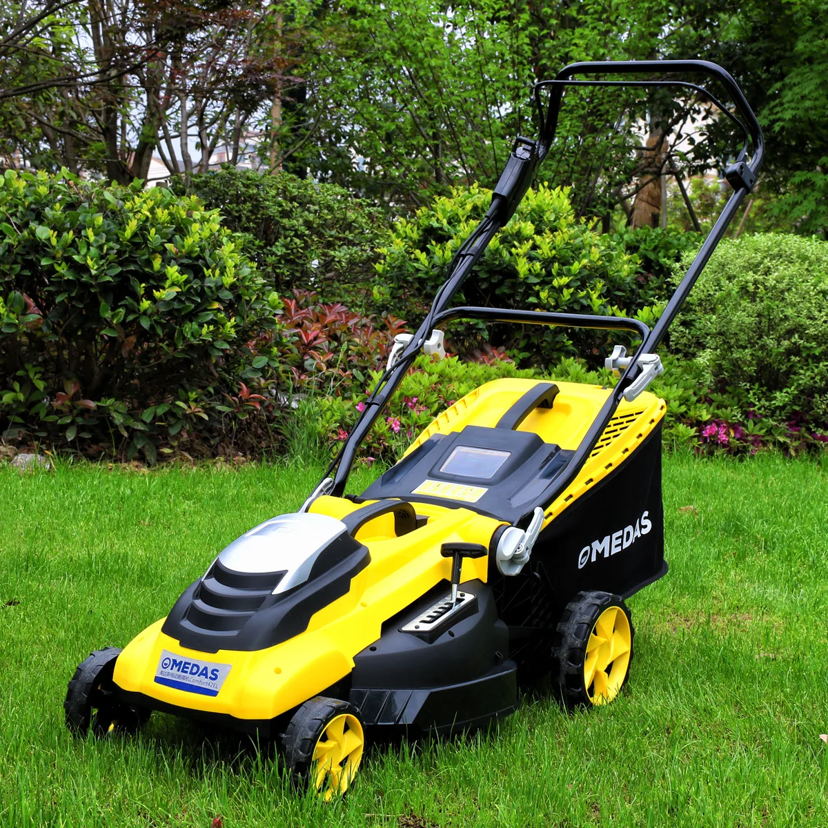 
High power lawn mower A hand-pushed household lawn mower 