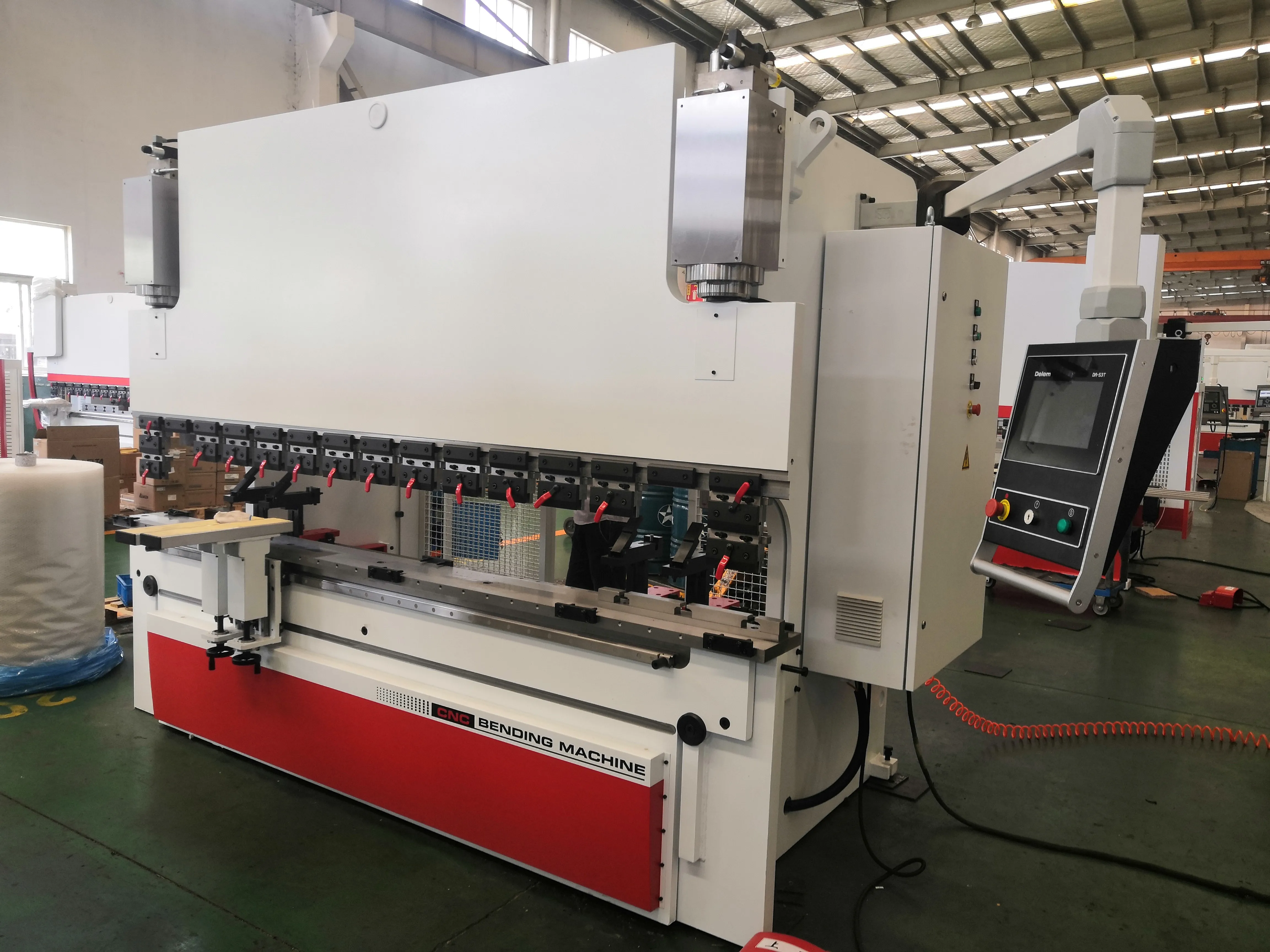  Пресс-тормоз с ЧПУ Intl brand OHA amada PR 6-30T1050 системой