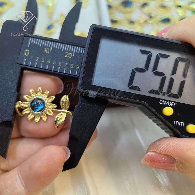 XK020 Fashion Sunflower Jewelry Pendants For Women Starry Sky Necklace 18K Gold Plated Copper Universe Planet Zircon Necklaces