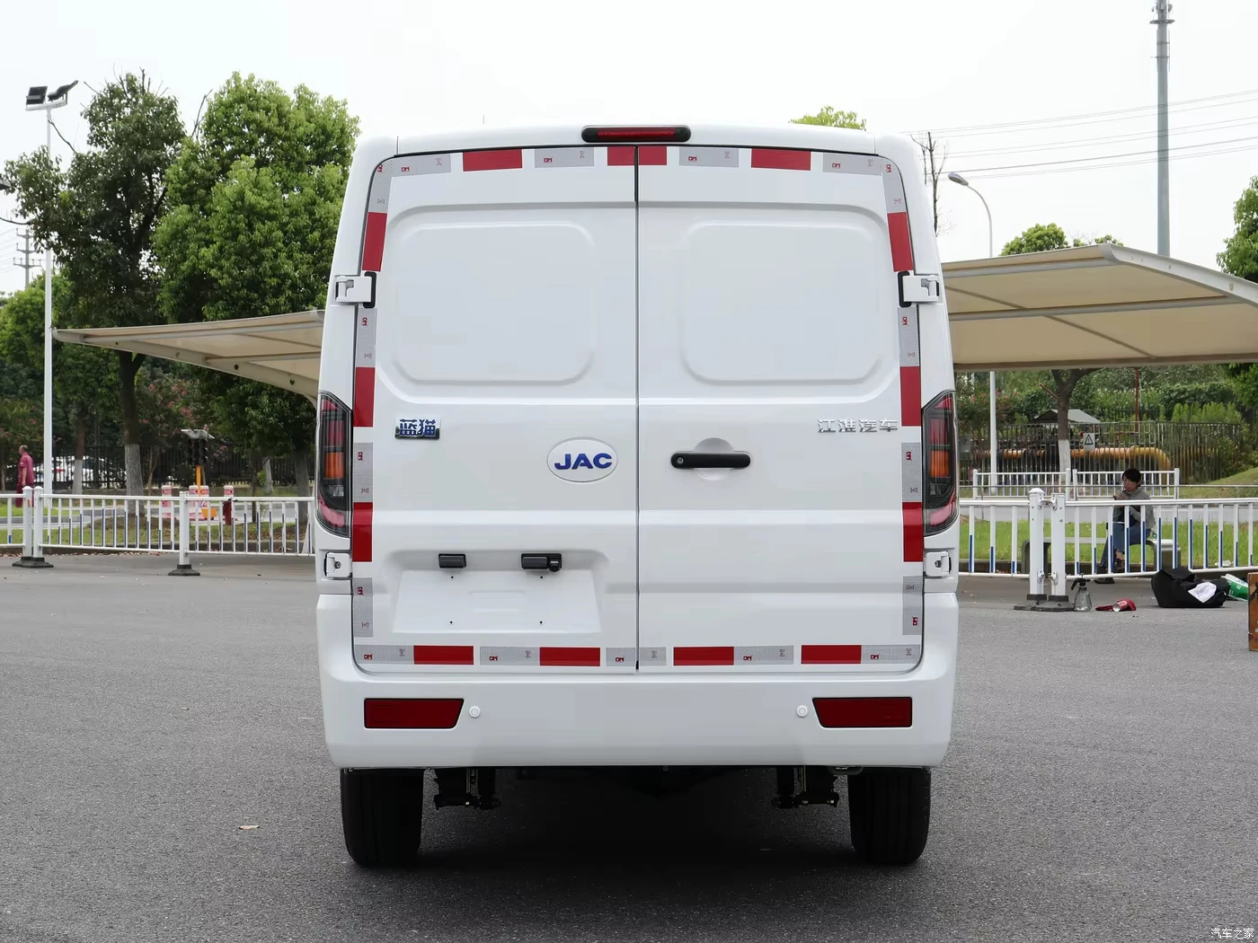 JAC Lanmao M2 Hot Sale Commercial Truck New Condition Mini Van Cargo Van Automatic Manual Diesel 4x2 Segment Light Truck