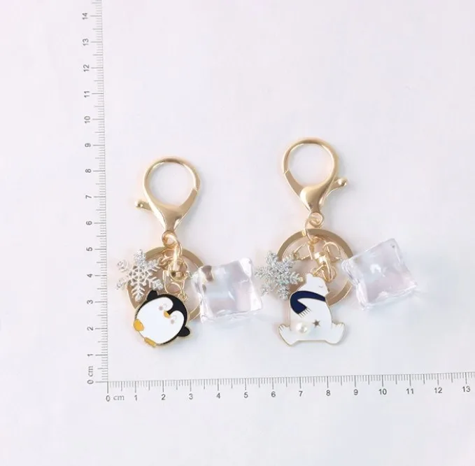 Wholesale Alloy Polar Bear Penguin Iceberg Snow Oil Dripping Metal Keychains