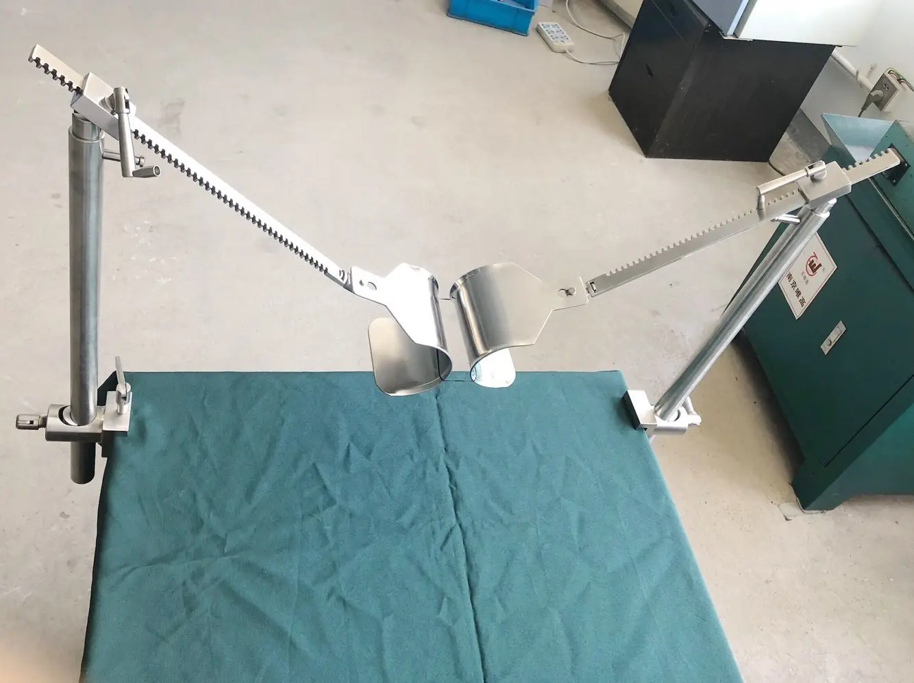 
thompson surgical retractor FB6030A 