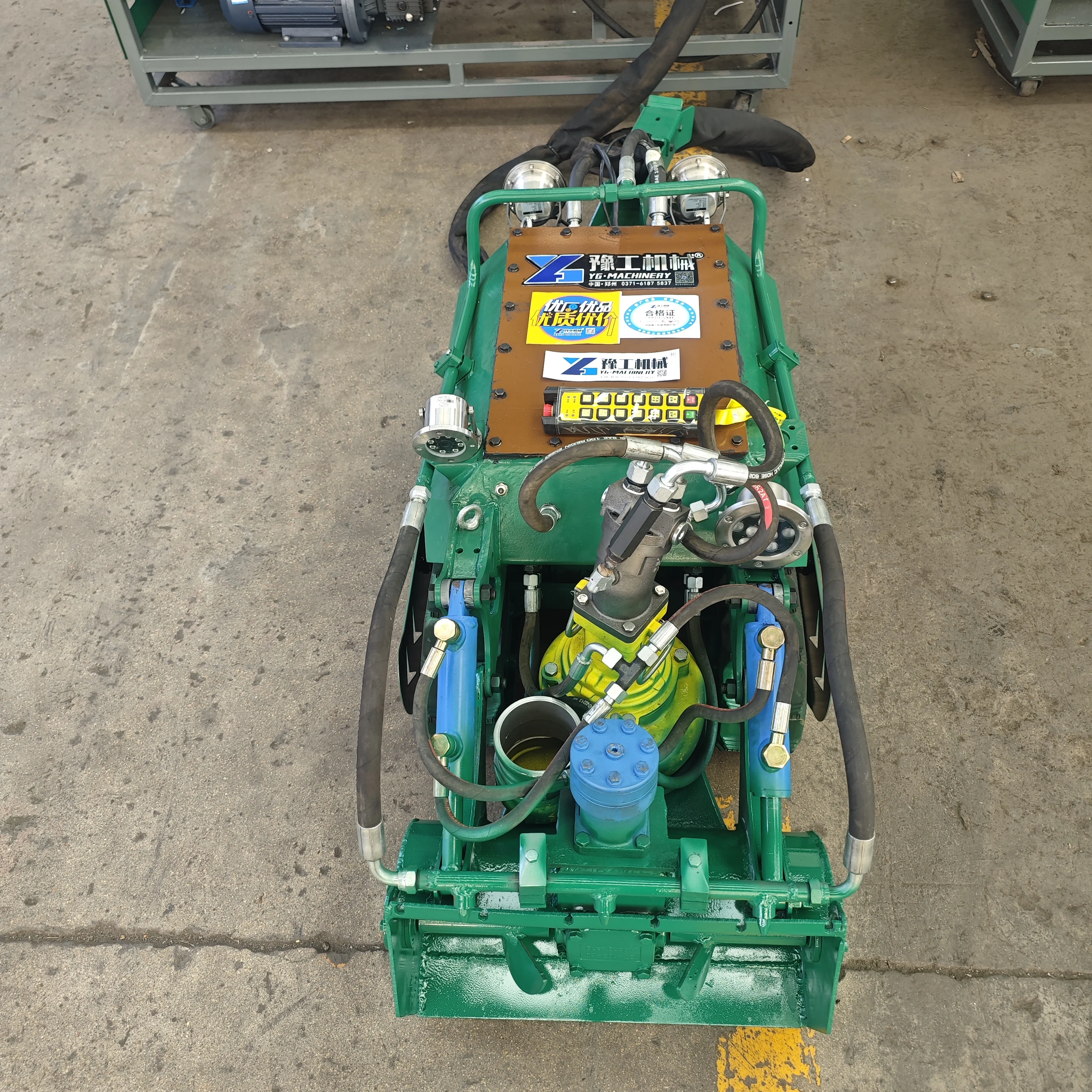 Hot selling underwater cleaning equipment submersible dredging machine dredge cleaning robot