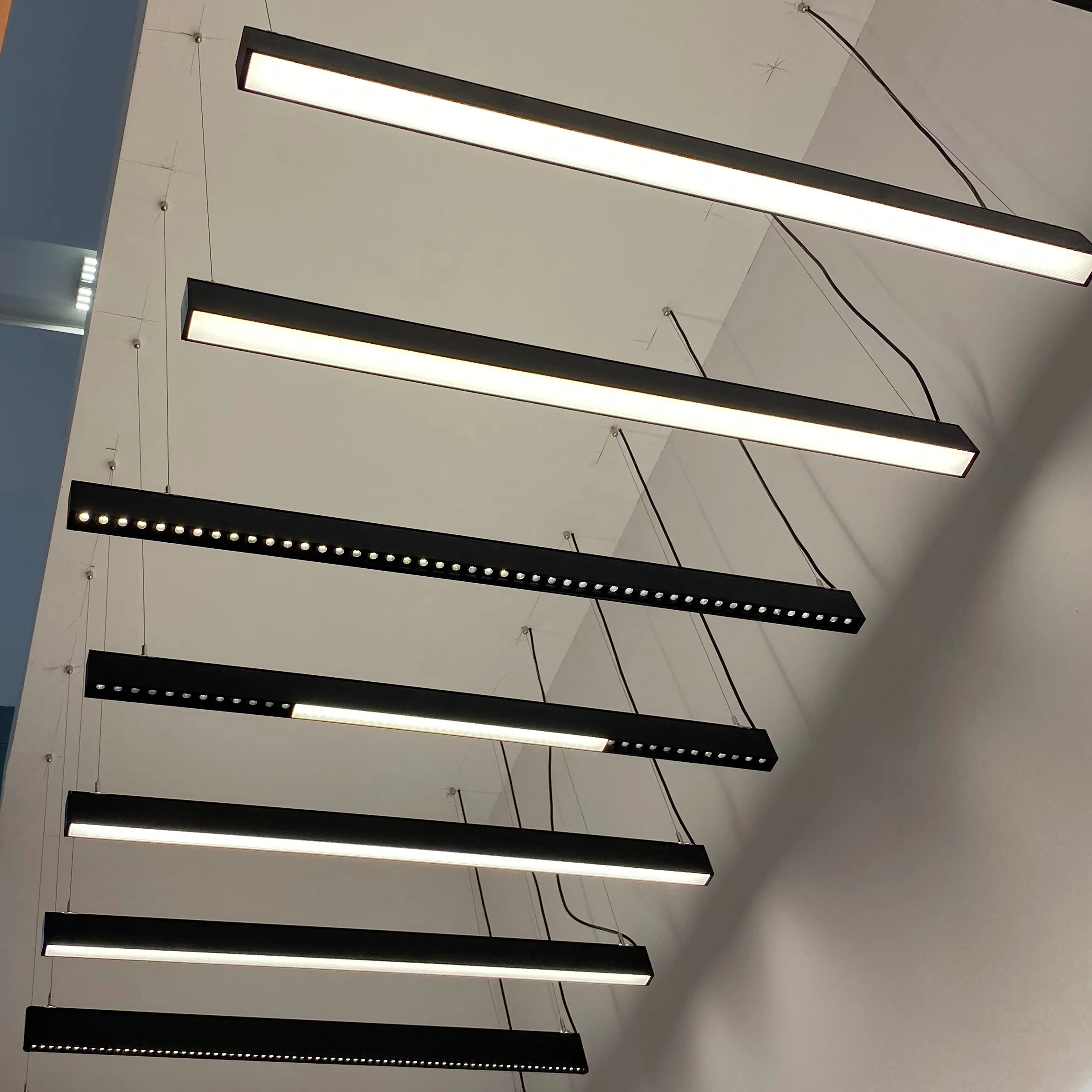 Офисный подвесной линейный светодиодный светильник, 40 Вт, 1200 мм, 4 фута, 100-277 В с алюминиевым профилем