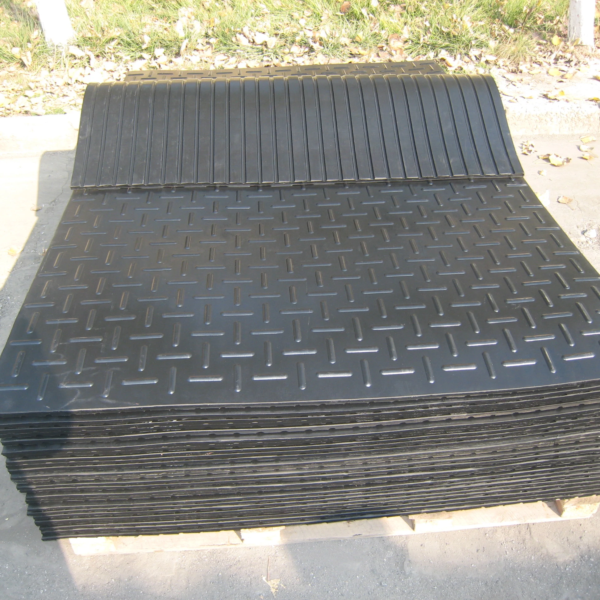 High Quality Farming Rubber Mat Durable And Non Slip Rubber Cow Horse Stall Mats Roll