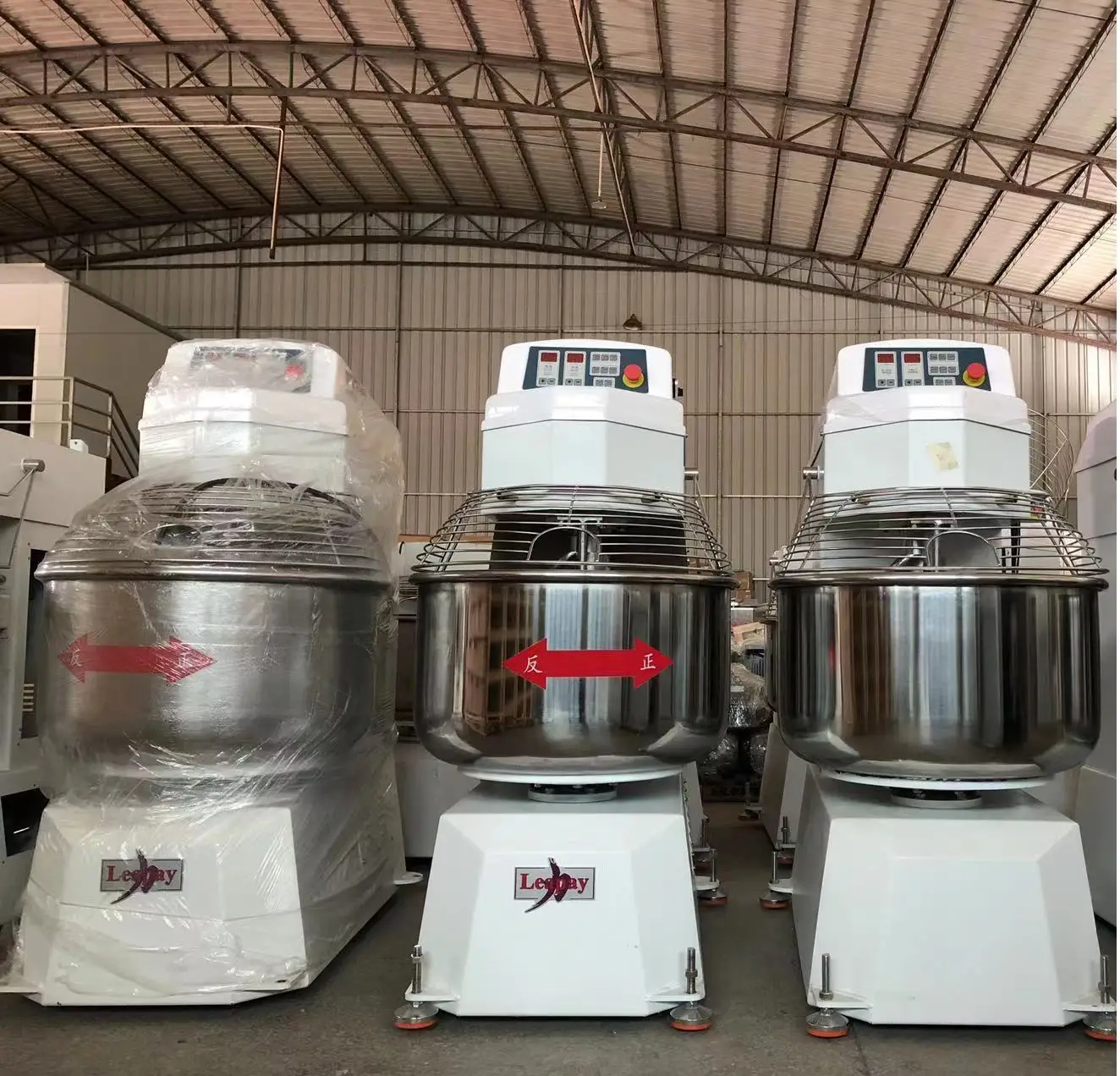 Commercial Double Speed Bread Pizza Dough Mixer Industrial Baking Equipment Spiral Mixer 25 Kg 80 L Wooden Box Motor GC Provided