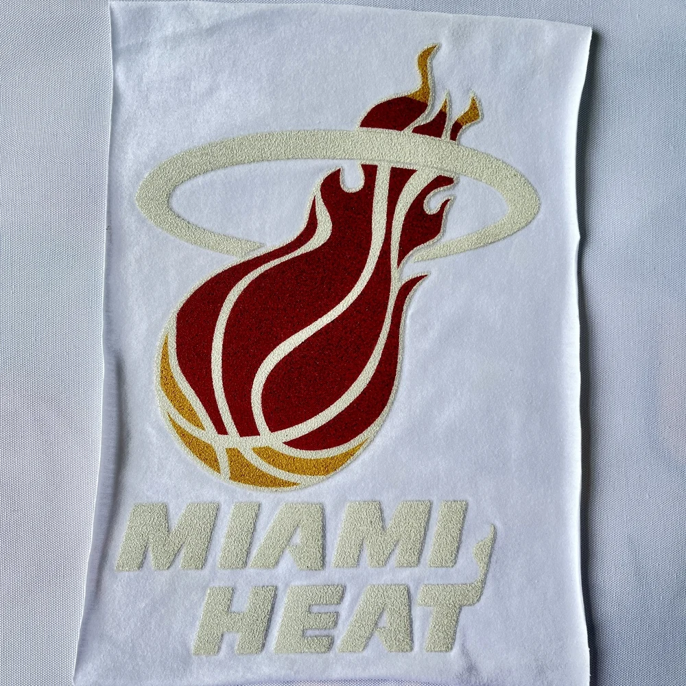 Factory-Direct Customized Caviar Beads Heat Transfer Glitter Patch for T-Shirts Loop Fold Clothing Label