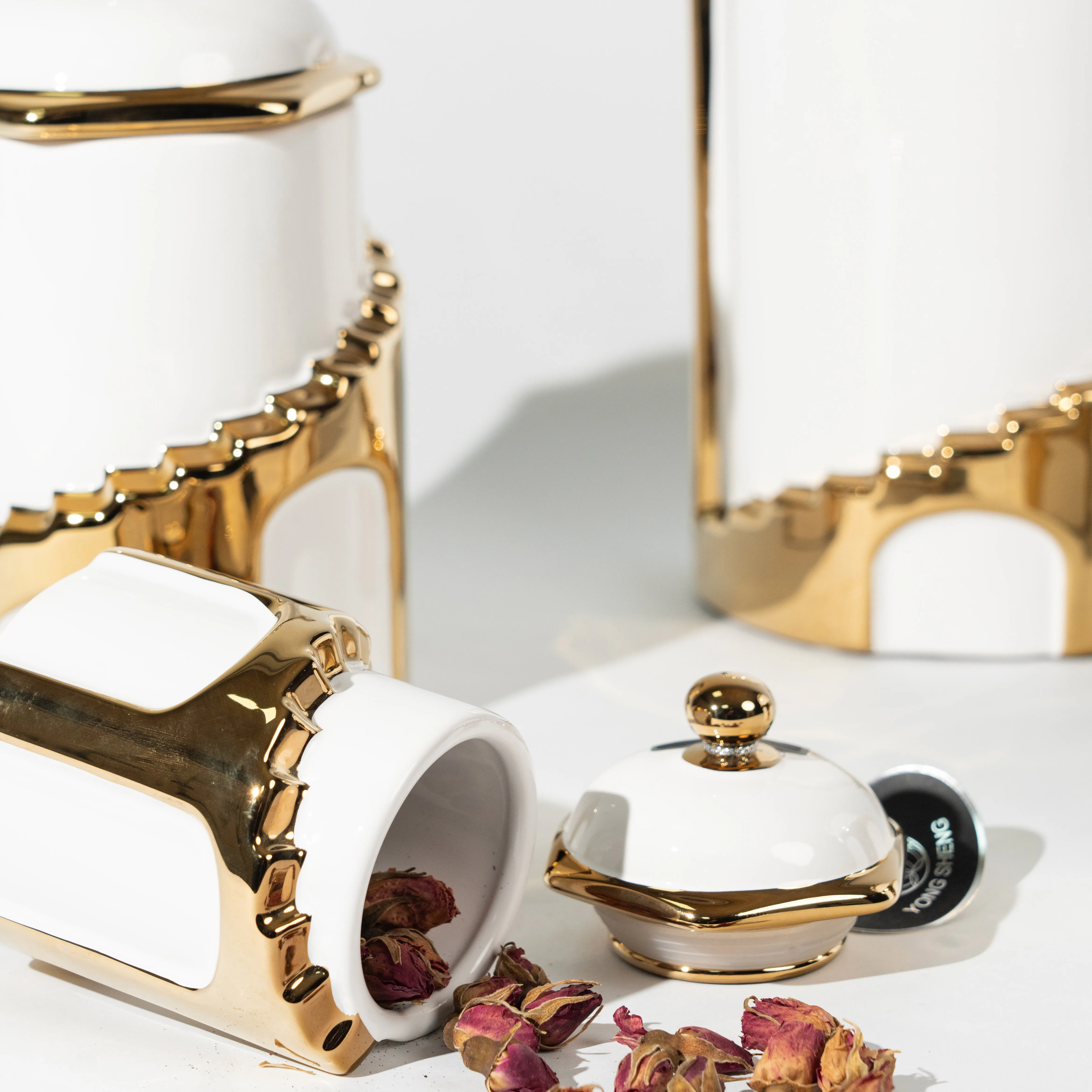 Wholesale ceramic tea storage jars Gold plating Storage ceramic Container for Coffee jars