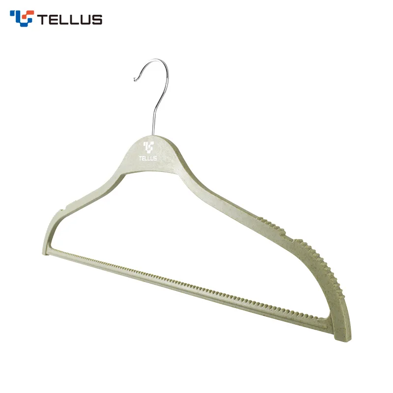 Best Reviewed Sustainable Hanger Green 100% Recycled Ocean Material Plastic Hanger with Notched Trouser Dress Pants Hanger Racks