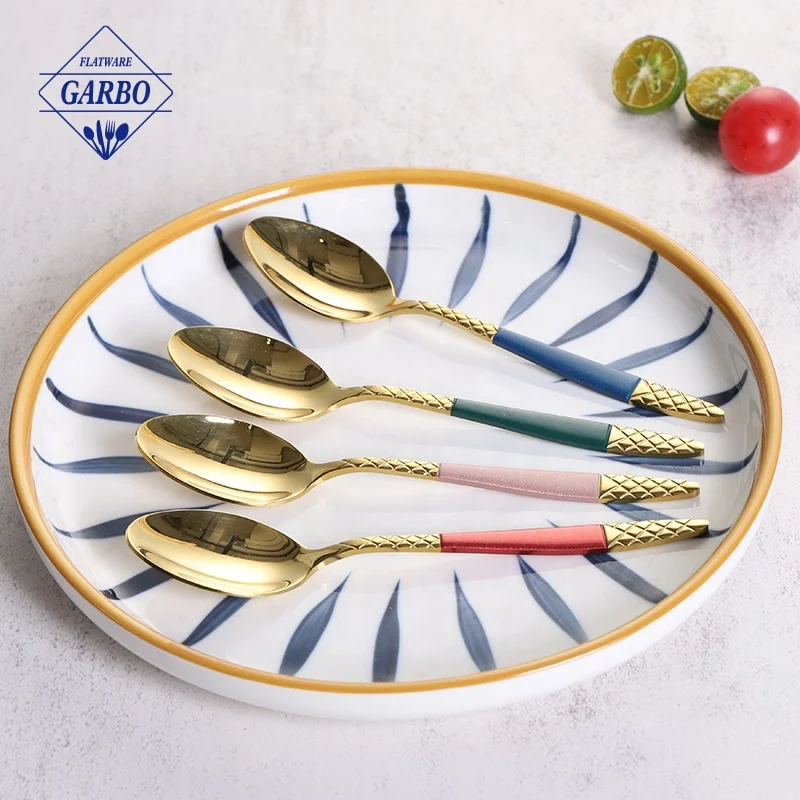 Good quality factory direct selling stainless steel cutlery set gold plated customs metal flatware set small quantity acceptable