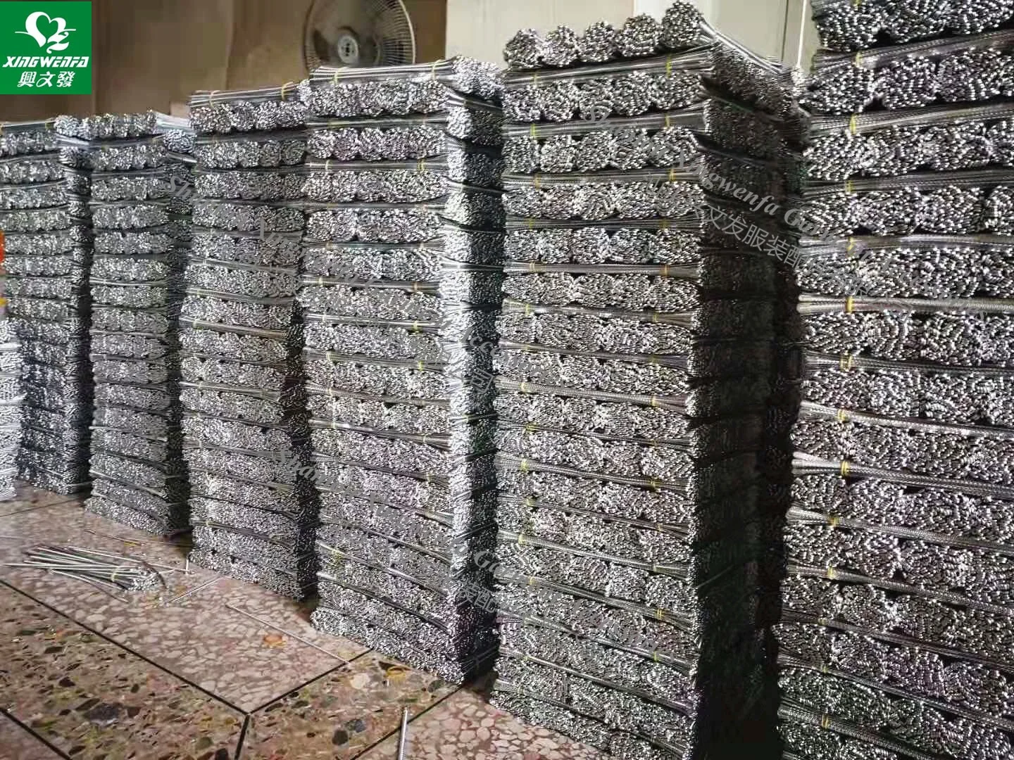 Нижнее белье корсет со стальными косточками стальные