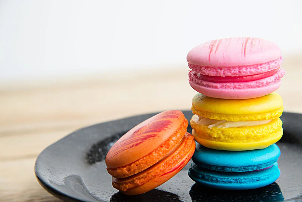 Mixed Flavours  Macarons Biscuit Sandwich Burger Cookies 88g/can