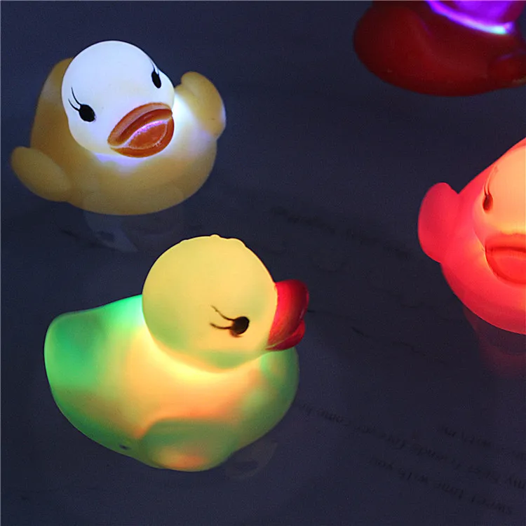 Baby Bath Water Toy Sparkling Led light PVC Rubber Duck Bath Toy Squeeze Floating Yellow Duck with Whistle