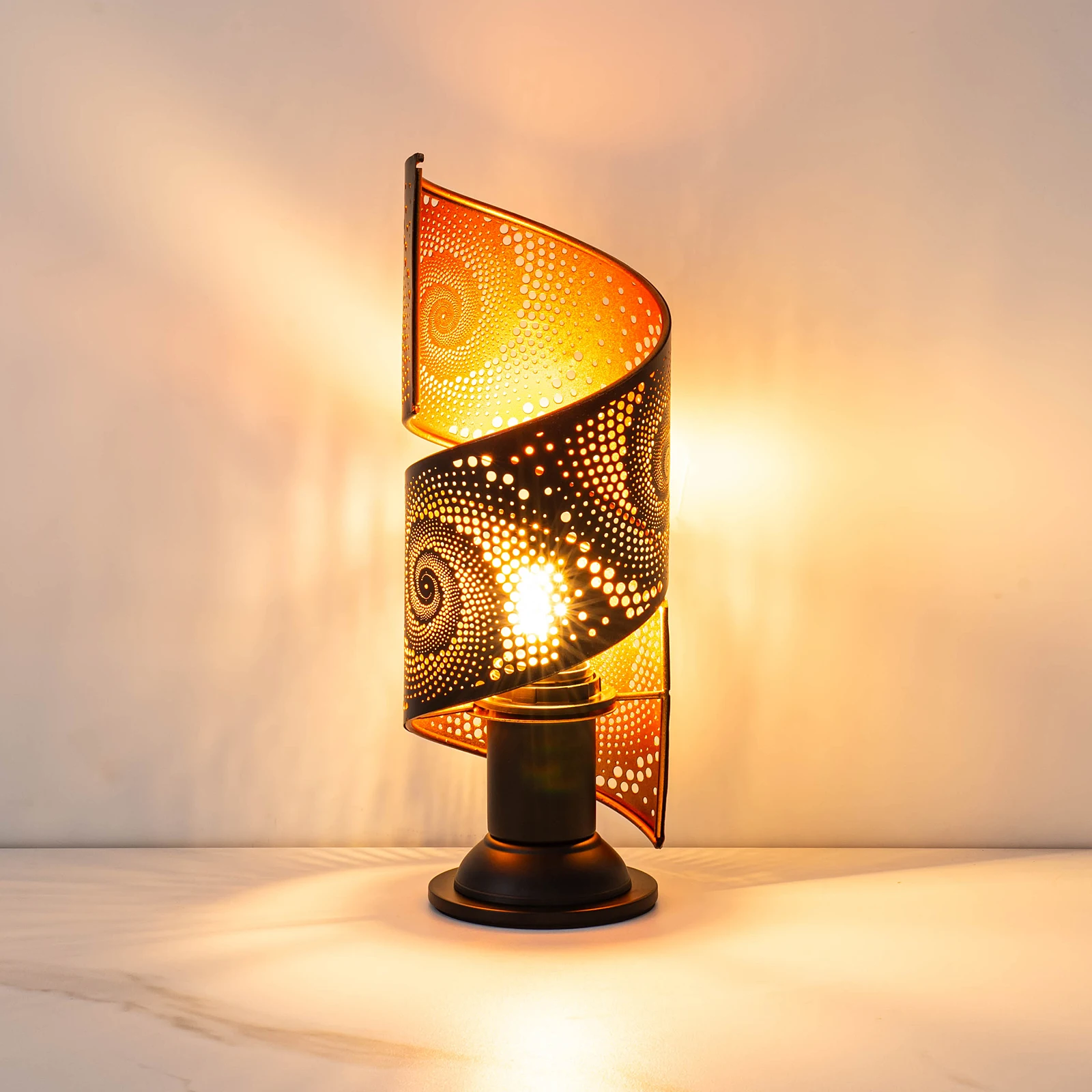 Desk Lamps Creative Black Decor USB Touch Switch Bedroom Three Color Reading Eye Protect Industrial Modern LED Table Lamp