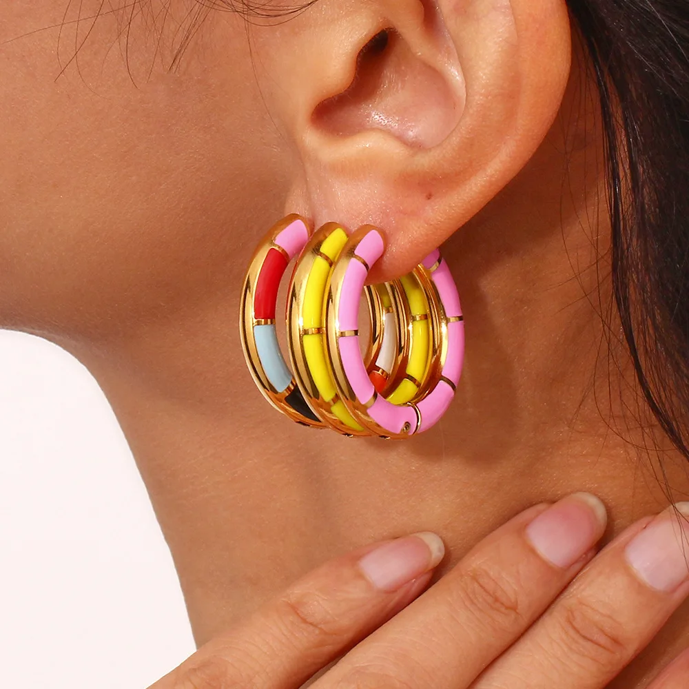 Single-sided oil-drip wheel round earrings, fashionable retro stainless steel plated 18K earrings jewelry