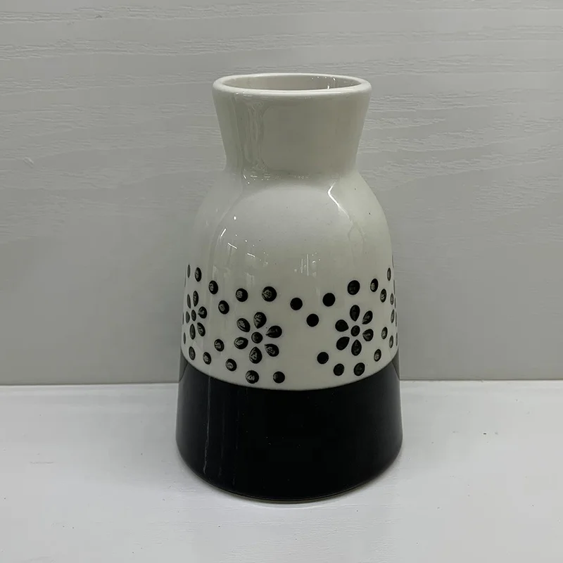 Modern hand-paiting ceramic vases for home decoration home decor item table top ceramic living room home decor mini vase