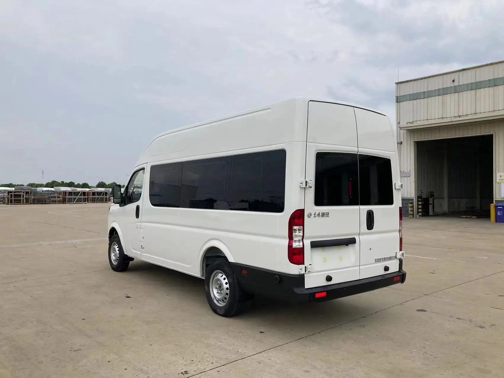 2023 новый дизайн Dongfeng U-van электрический автобус 4x2