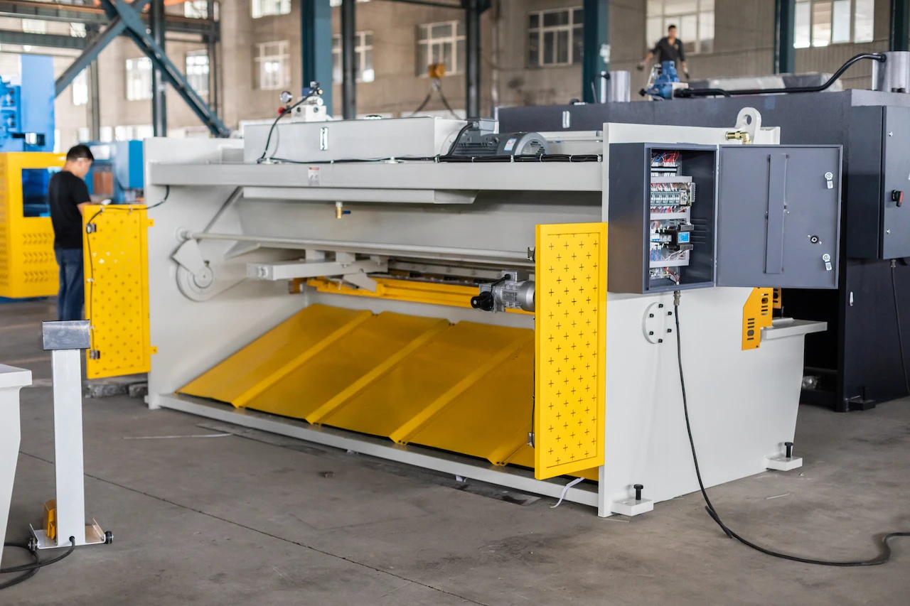 2021 best selling Tools plate guillotine industrial sheet metal aluminium stainless steel cutting machine from Auto