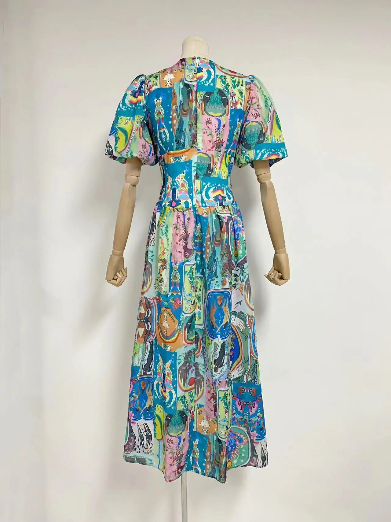 2023 New V-Neck French Vintage Puff sleeves short sleeves cinched waist slim slit Print Midi dress