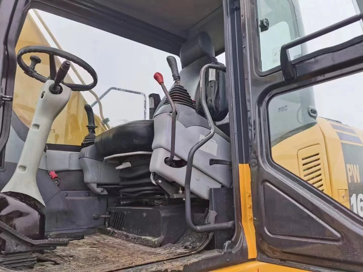 USED Komatsu PW160 Second Hand Wheel Excavator Komatsu PW160 Good Condition Good Price for sale