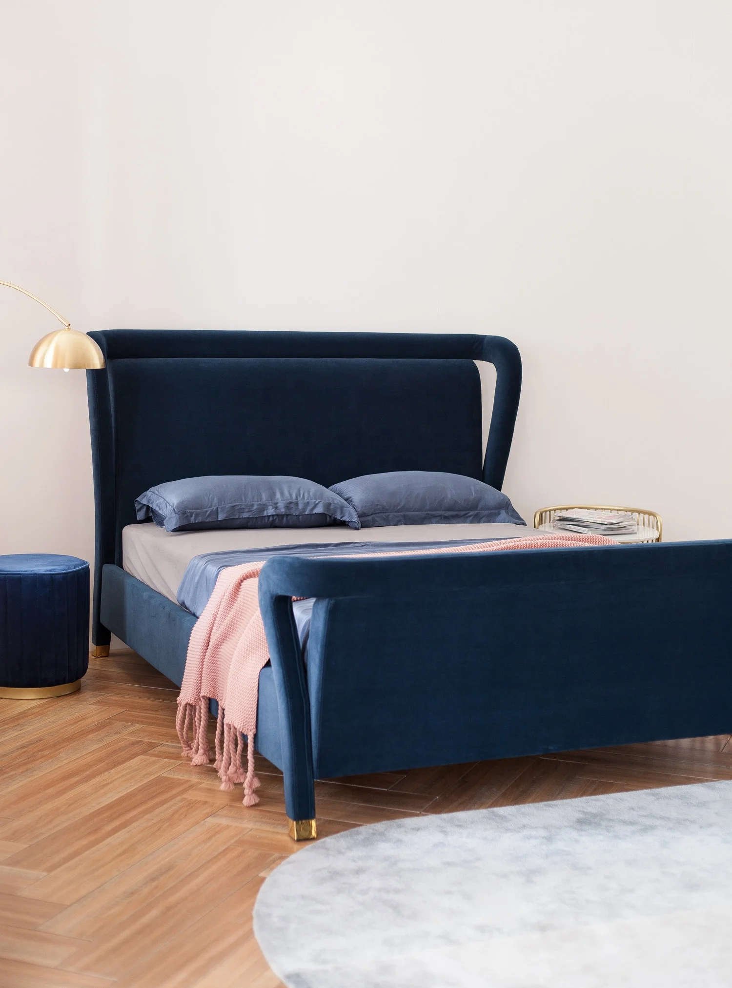 
Upholstery Headboard Wood King Size Bed Frame Crushed Velvet Fabric Bed 